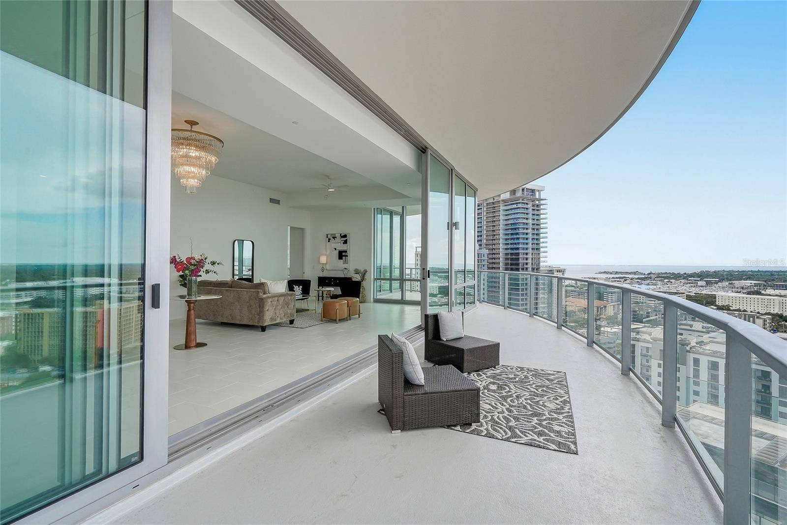 400 CENTRAL AVENUE, #1901, St Petersburg, FL 33701 Oversized private terraces extend the living space and create the perfect setting for sunset entertaining.