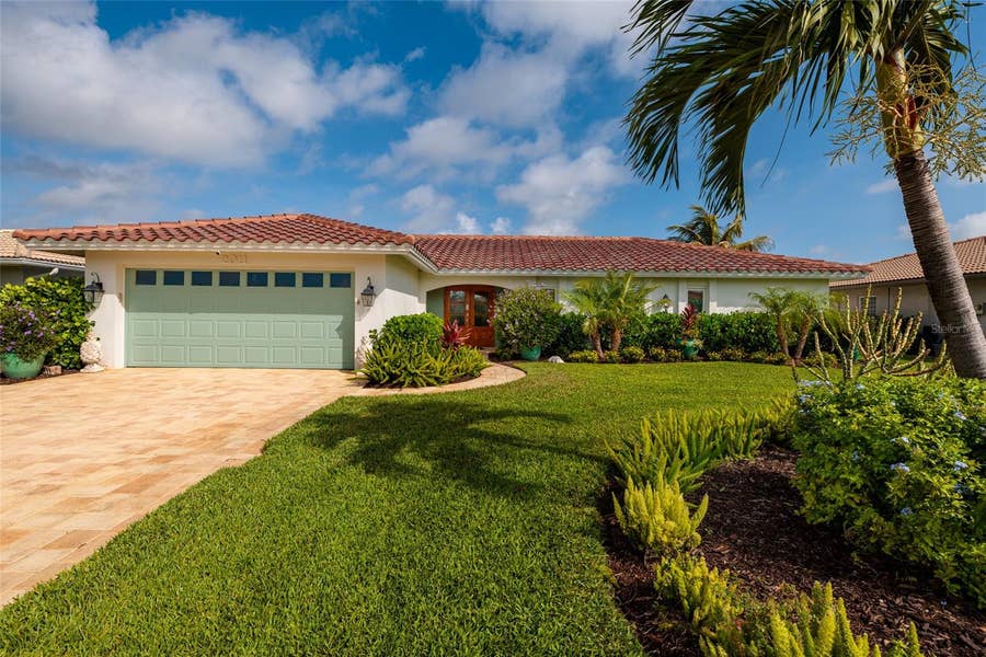 Property photo for 2011 MICHIGAN AVENUE NE, St Petersburg, FL
