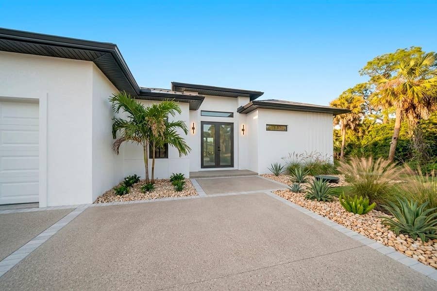 Property photo for 1420 FREEDOM LN, North Port, FL