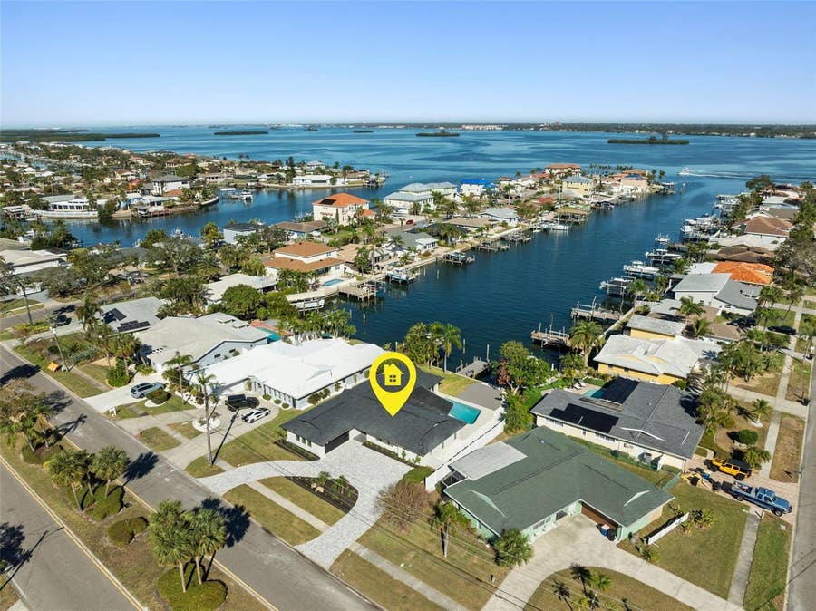 Property photo for 475 ISLAND WAY, Clearwater, FL
