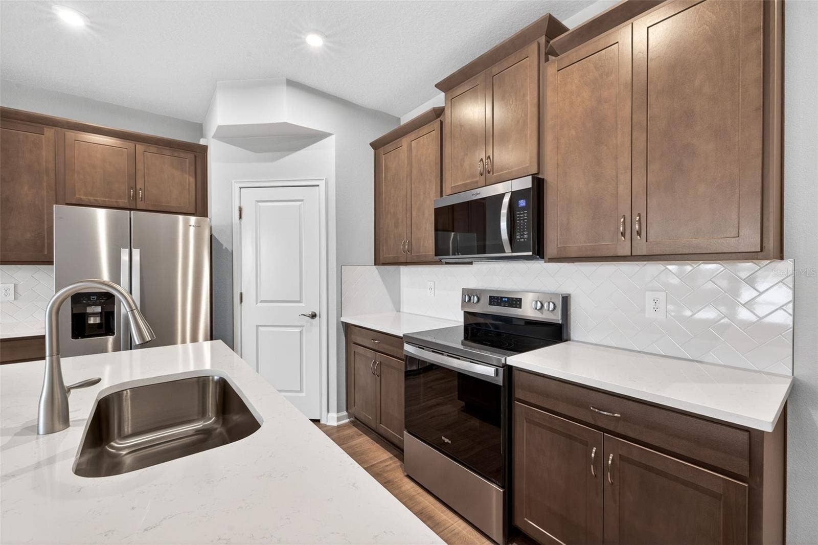 9187 AURELIA AVENUE, Parrish, FL 34219 Kitchen