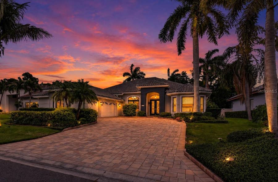 Property photo for 820 SAND PINE DRIVE NE, St Petersburg, FL