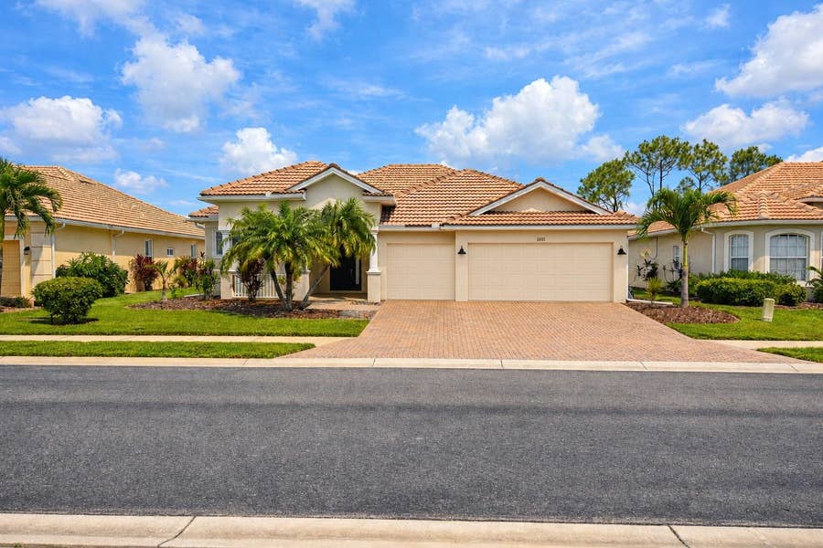 Property photo for 11935 GRANITE WOODS LOOP, Venice, FL