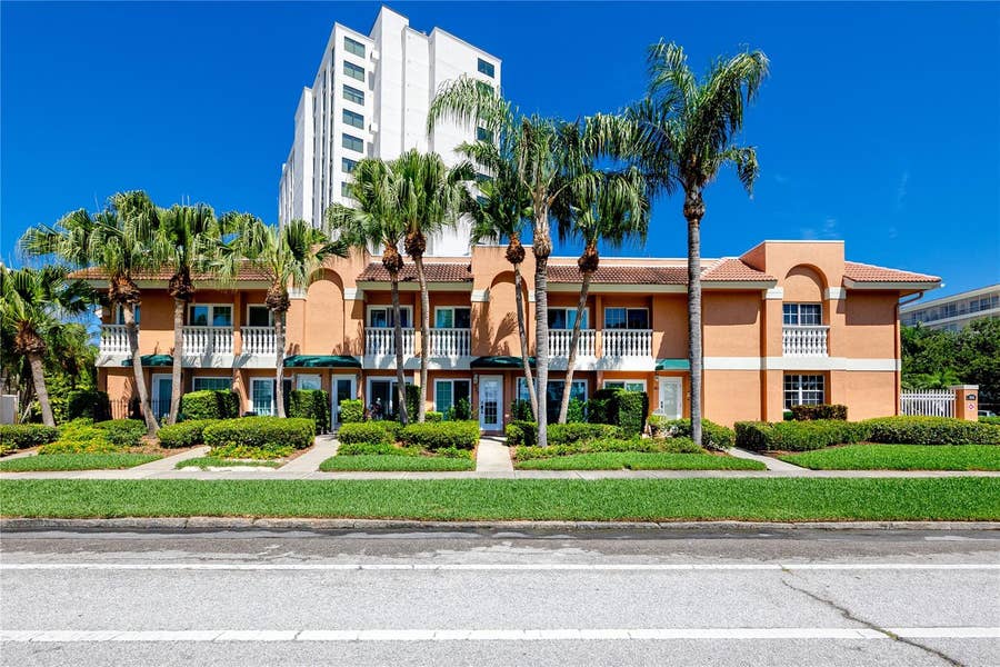 Property photo for 920 NORTH SHORE DRIVE NE, St Petersburg, FL