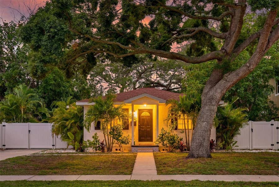 Property photo for 824 59TH AVE NE, St Petersburg, FL