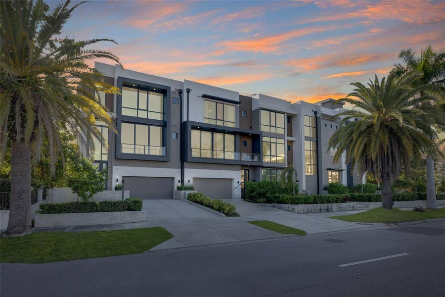 Property photo for 98 W DAVIS BOULEVARD, Tampa, FL