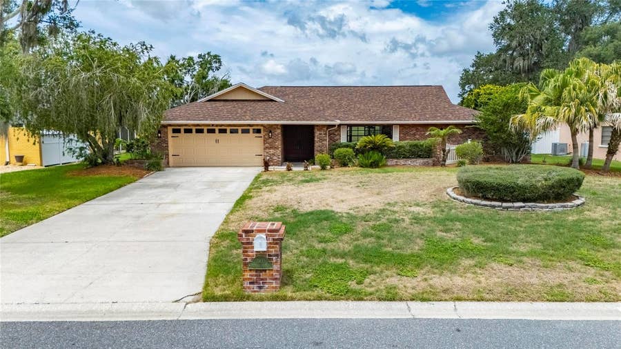 Property photo for 1903 COUNTRY CLUB COURT, Plant City, FL
