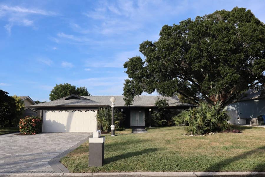 Property photo for 1019 SPINDLE PALM WAY, Apollo Beach, FL