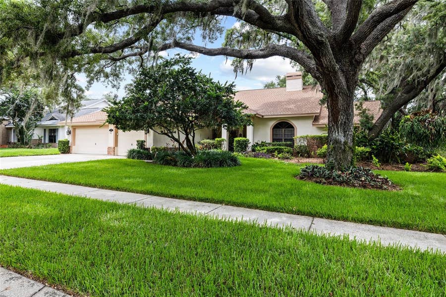 Property photo for 2555 MASON OAKS DRIVE, Valrico, FL