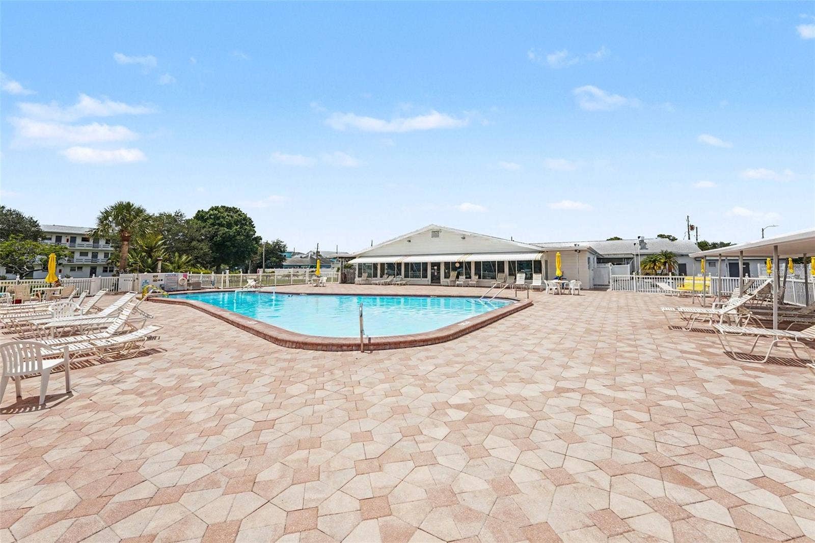 5855 18TH STREET N, #1, St Petersburg, FL 33714 Club House/Pool