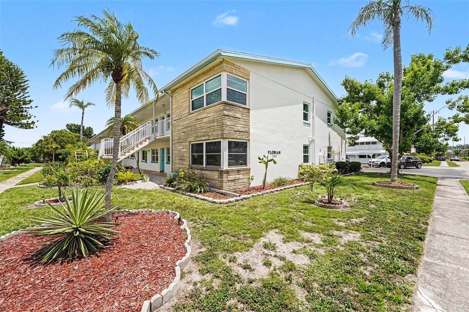 5855 18TH STREET N, #1, St Petersburg, FL 33714 Property Front Corner View