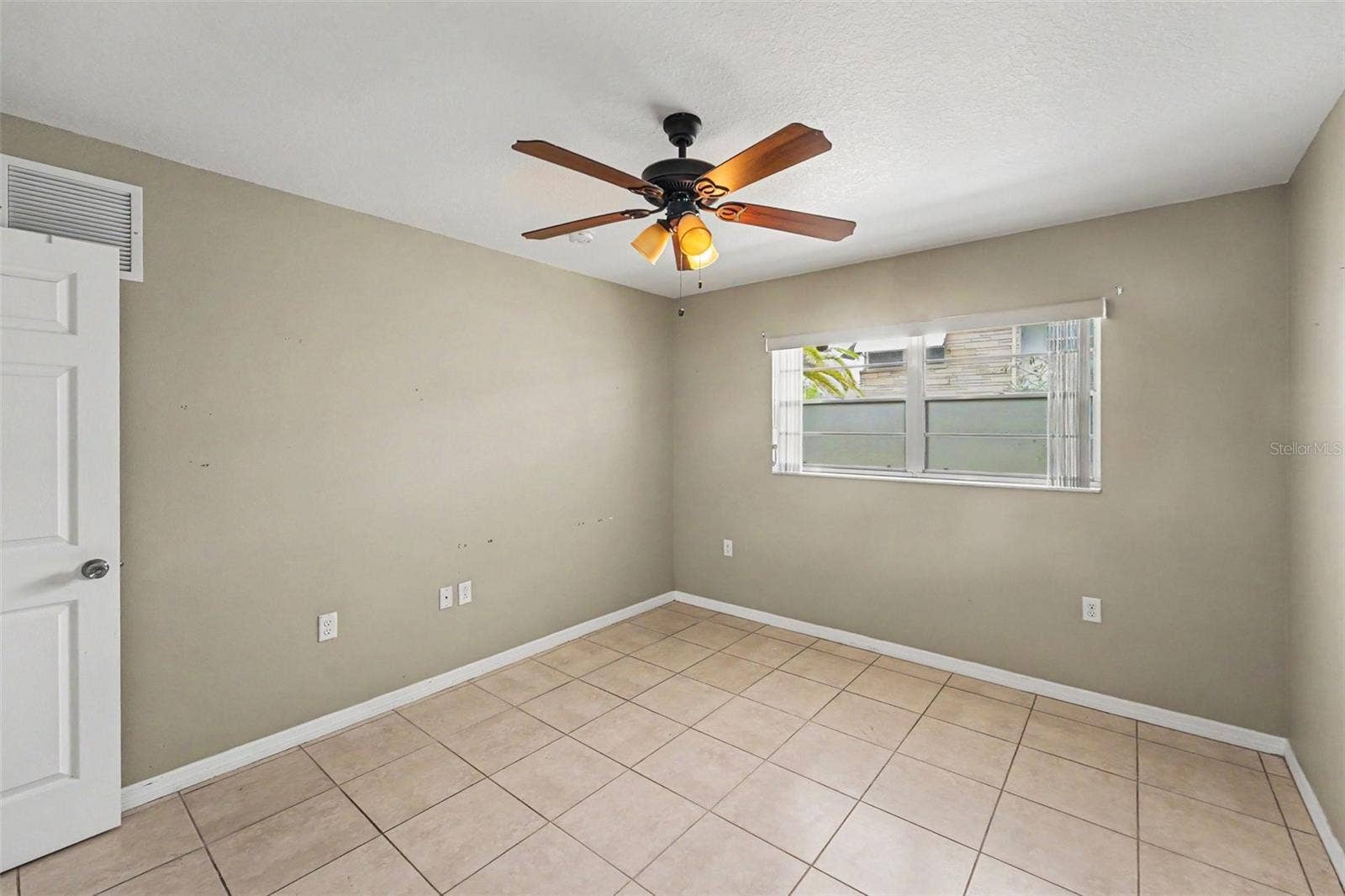 5855 18TH STREET N, #1, St Petersburg, FL 33714 Bedroom !