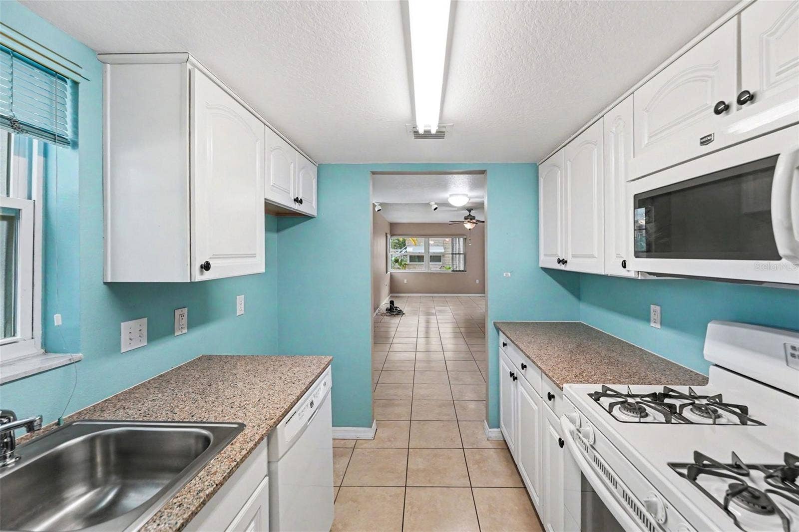 5855 18TH STREET N, #1, St Petersburg, FL 33714 Kitchen