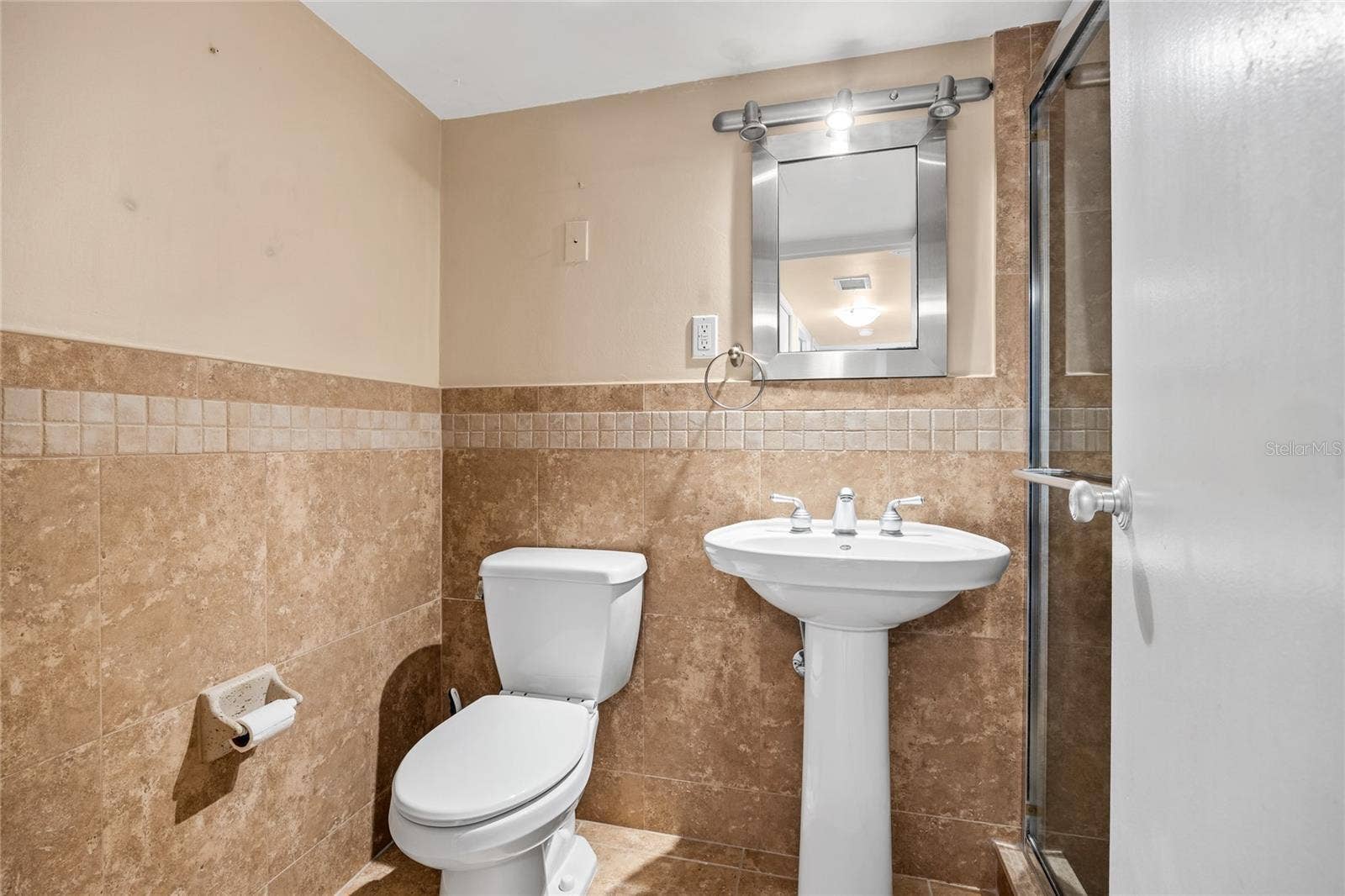 10355 PARADISE BOULEVARD, #907, Treasure Island, FL 33706
