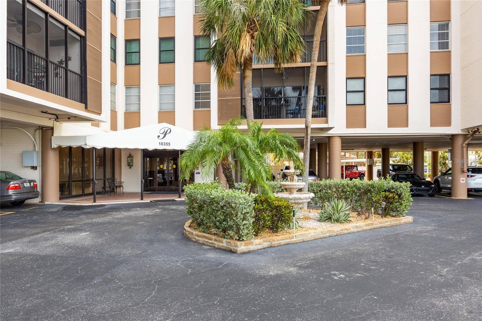 10355 PARADISE BOULEVARD, #907, Treasure Island, FL 33706