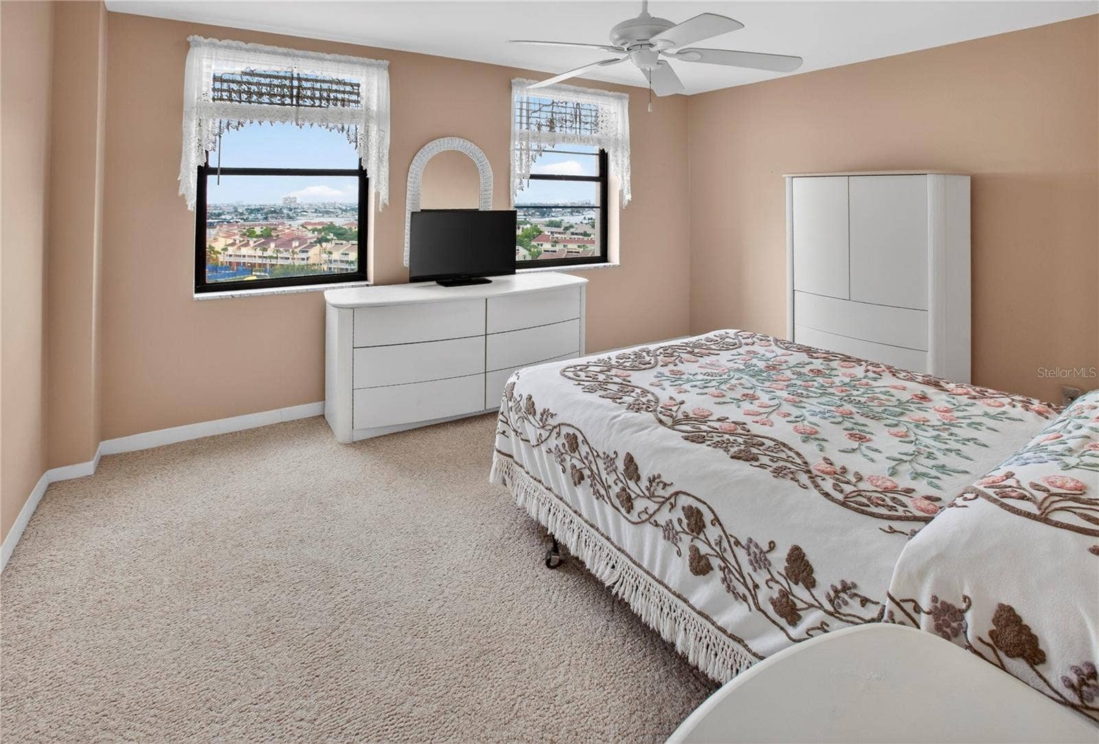 10355 PARADISE BOULEVARD, #907, Treasure Island, FL 33706