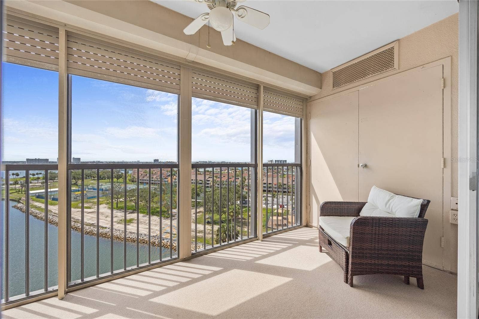 10355 PARADISE BOULEVARD, #907, Treasure Island, FL 33706