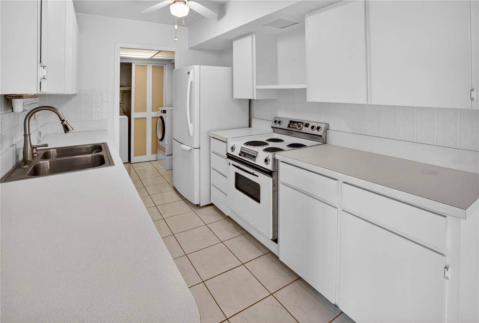 10355 PARADISE BOULEVARD, #907, Treasure Island, FL 33706