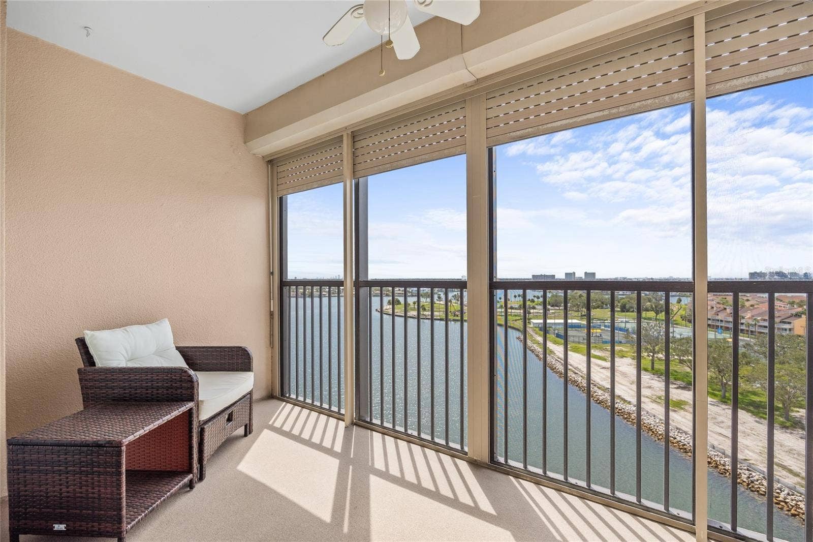 10355 PARADISE BOULEVARD, #907, Treasure Island, FL 33706