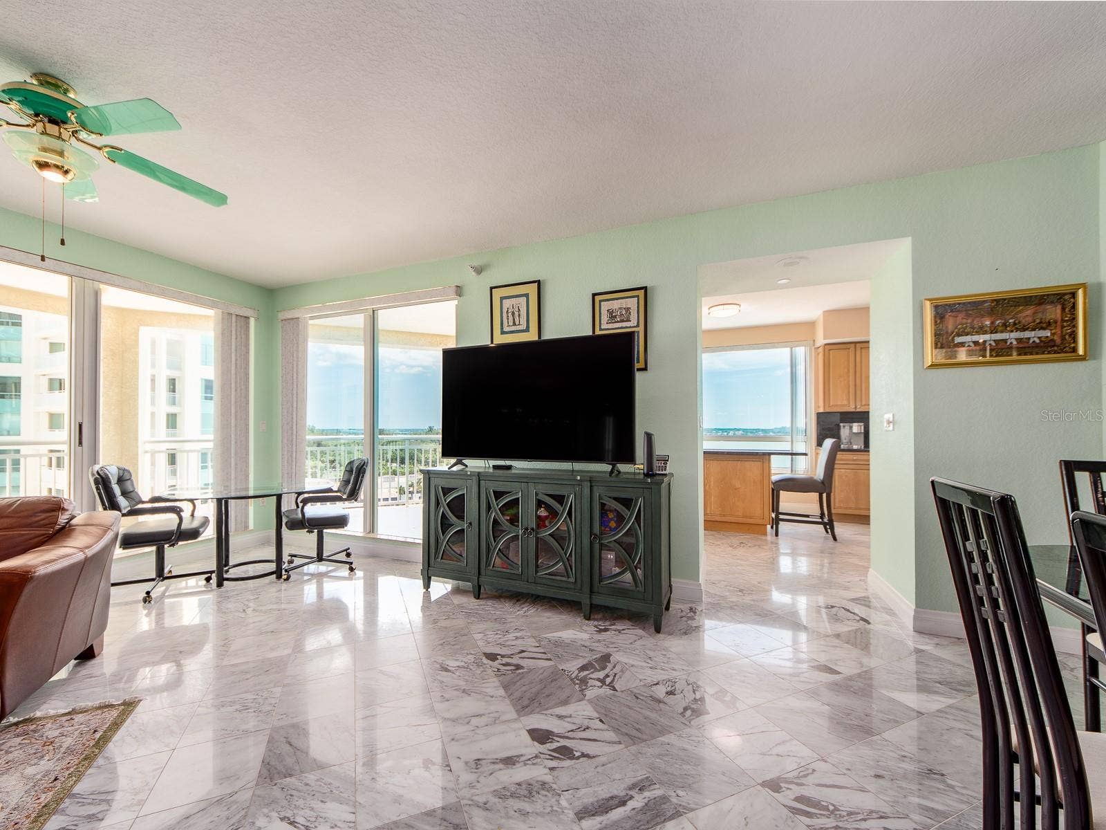 1180 GULF BOULEVARD, #906, Clearwater Beach, FL 33767 Living area-looking into kitchen.