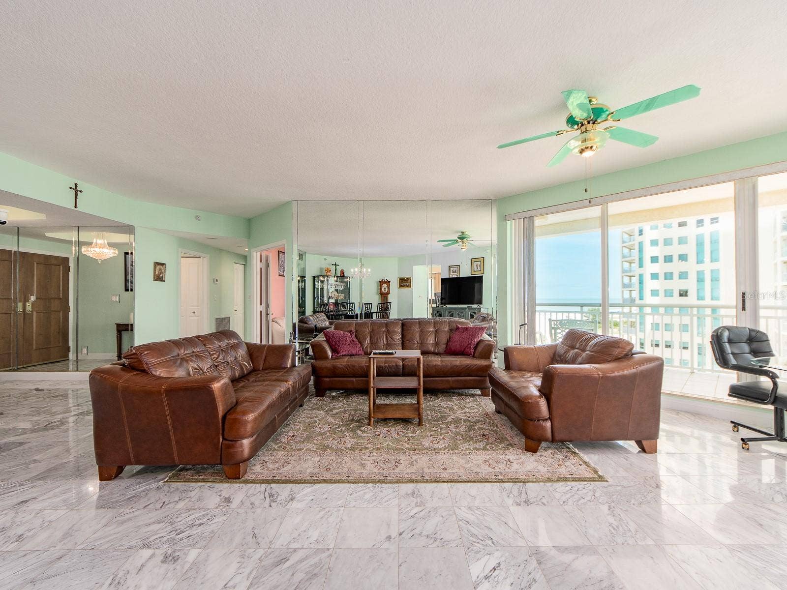 1180 GULF BOULEVARD, #906, Clearwater Beach, FL 33767 Living area