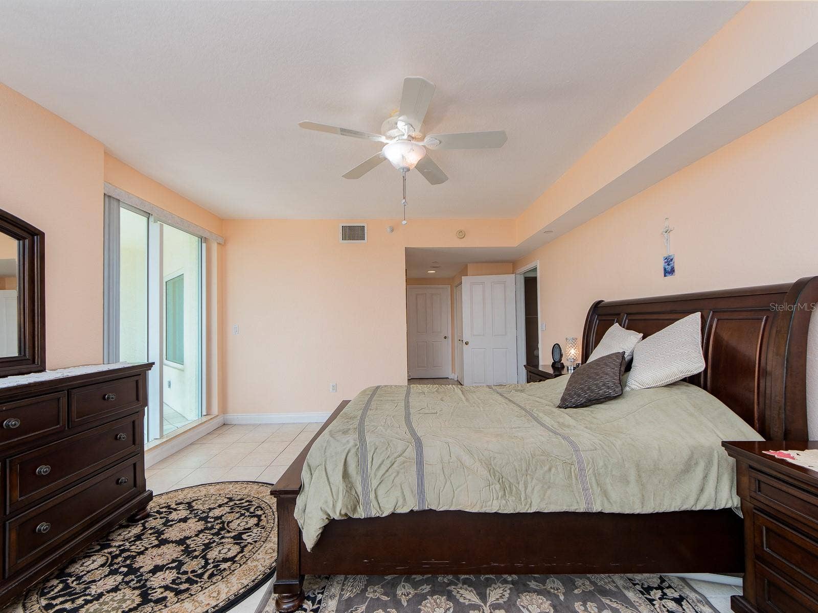1180 GULF BOULEVARD, #906, Clearwater Beach, FL 33767 1180 GULF BOULEVARD, #906, Clearwater Beach, FL 33767