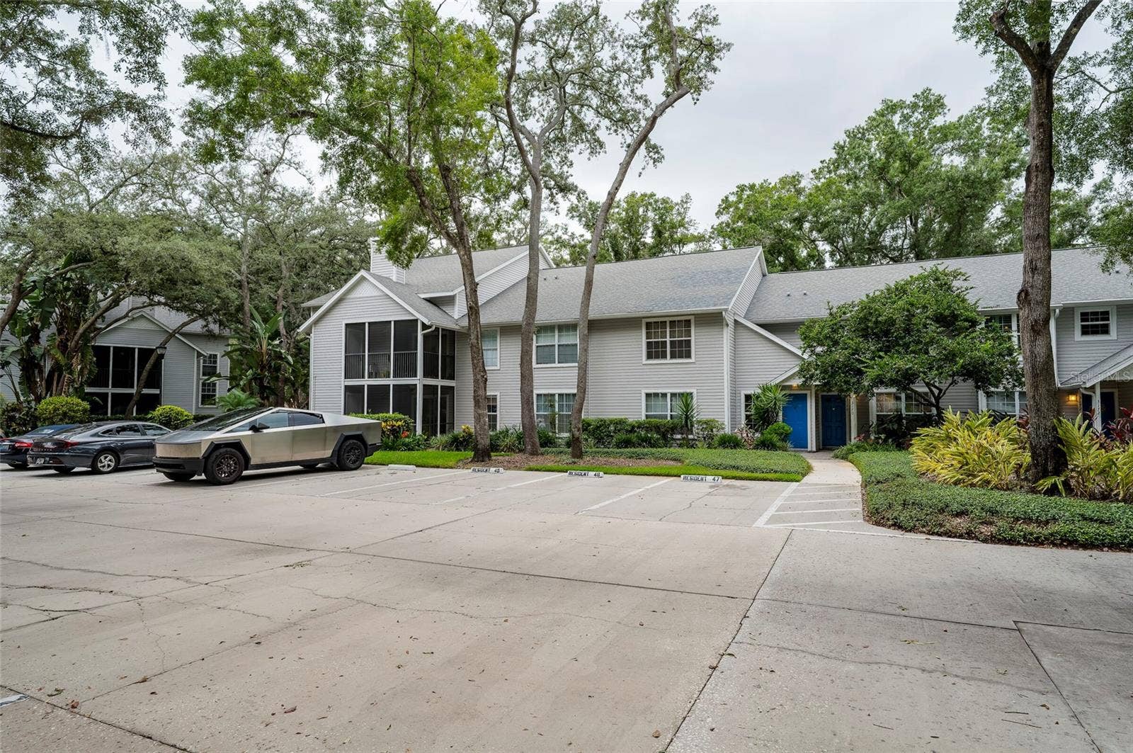 3164 VALLEY OAKS DRIVE, #3164, Tampa, FL 33618 3164 VALLEY OAKS DRIVE, #3164, Tampa, FL 33618