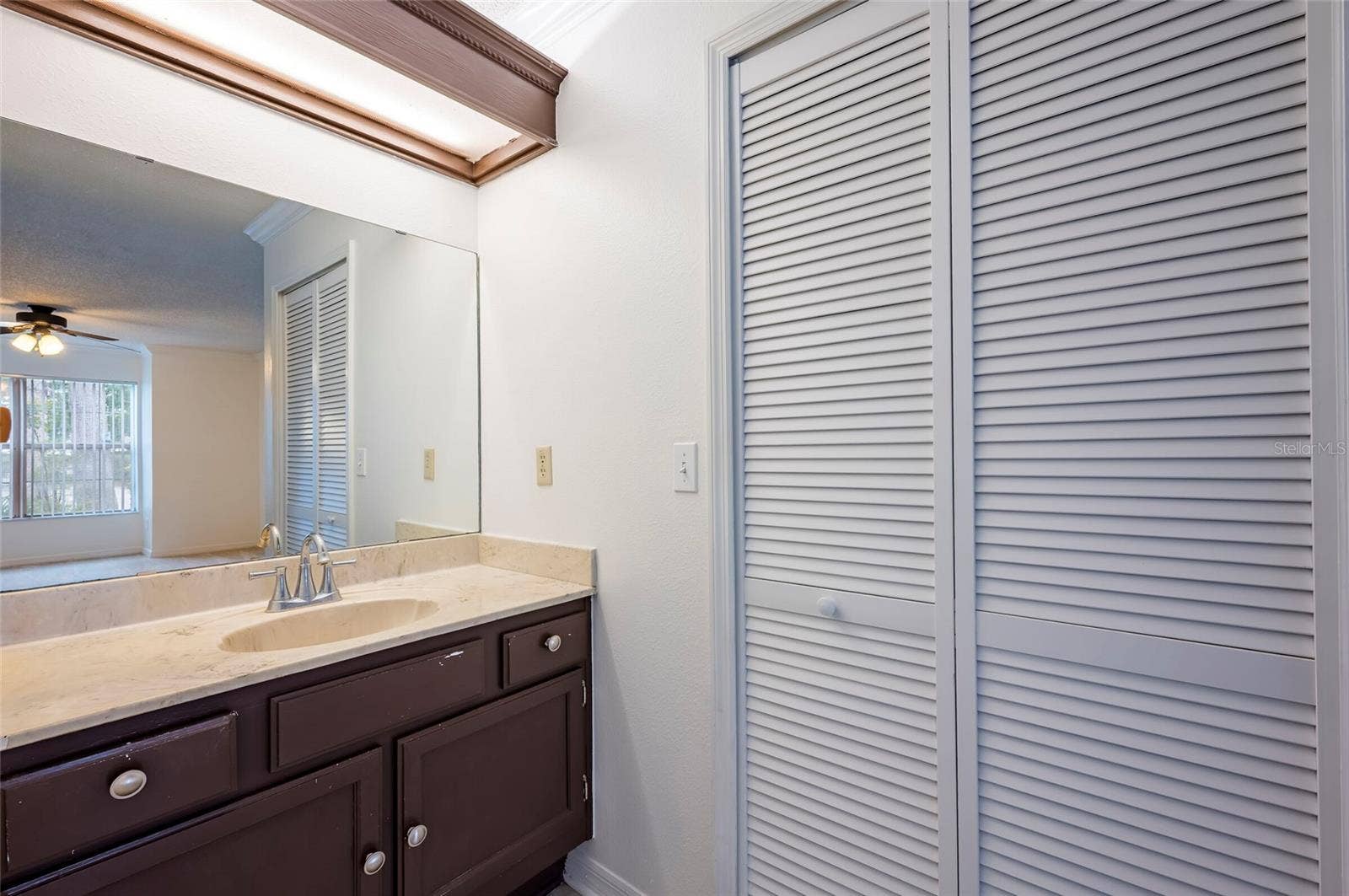 3164 VALLEY OAKS DRIVE, #3164, Tampa, FL 33618 3164 VALLEY OAKS DRIVE, #3164, Tampa, FL 33618