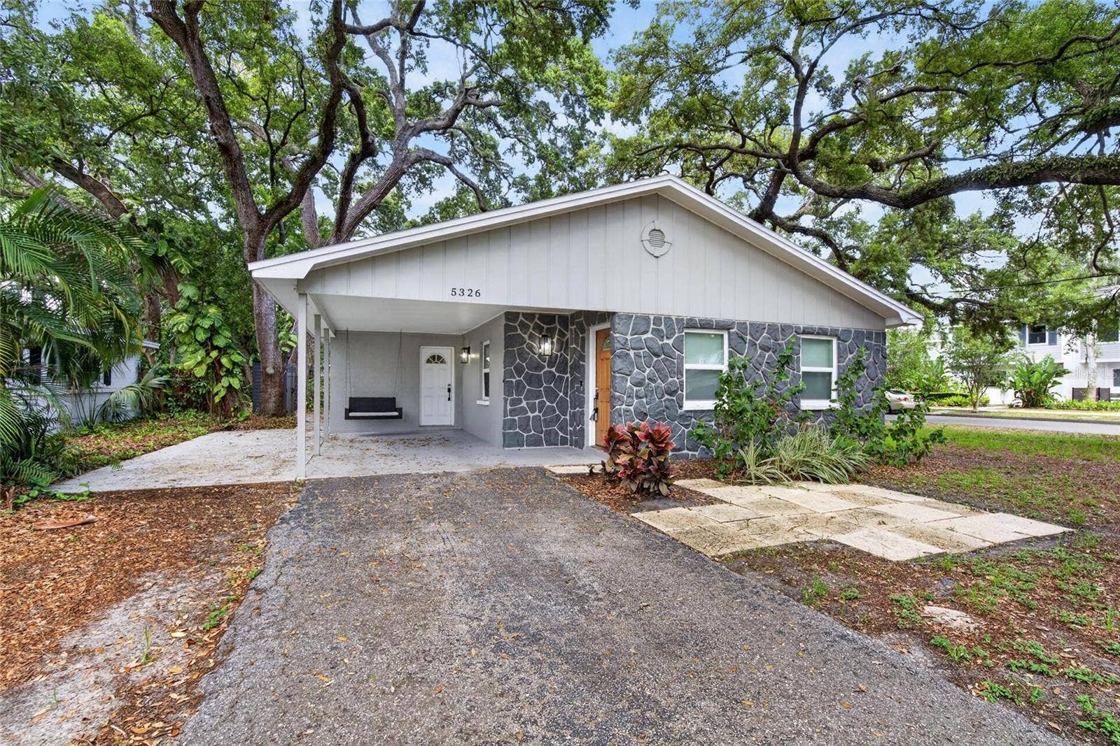 5326 S RUSSELL STREET, Tampa, FL 33611 5326 S RUSSELL STREET, Tampa, FL 33611