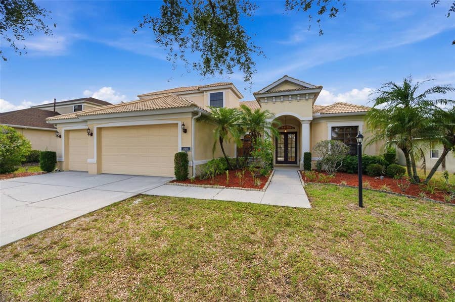 Property photo for 6611 CHICKADEE LANE, Bradenton, FL