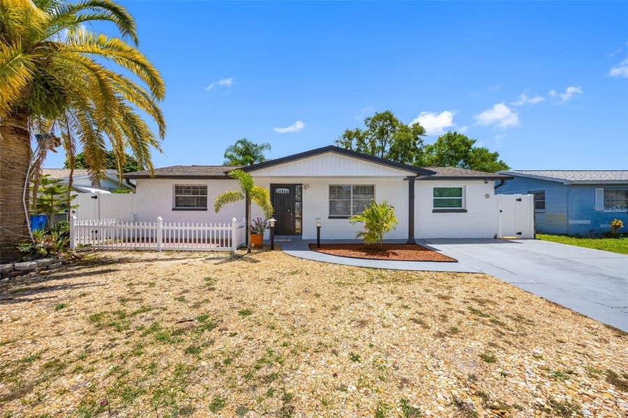 Property photo for 1036 VIKING DRIVE, Holiday, FL