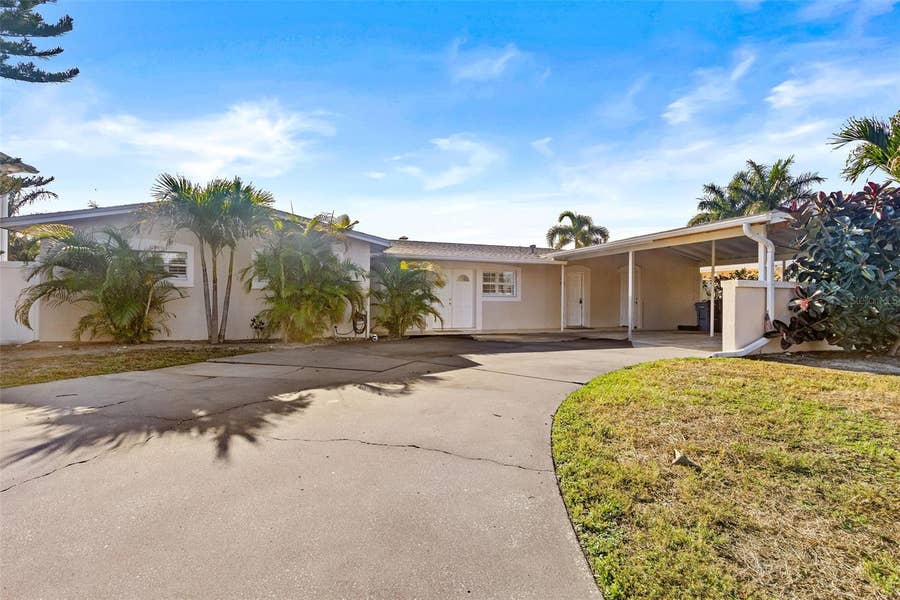 Property photo for 3945 FONTAINEBLEAU DRIVE, Tampa, FL