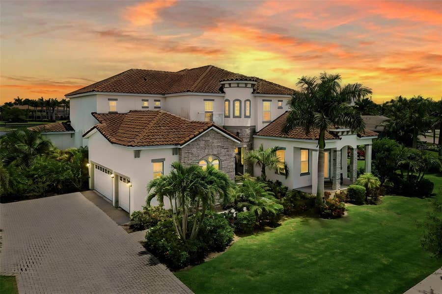 Property photo for 823 MANNS HARBOR DRIVE, Apollo Beach, FL