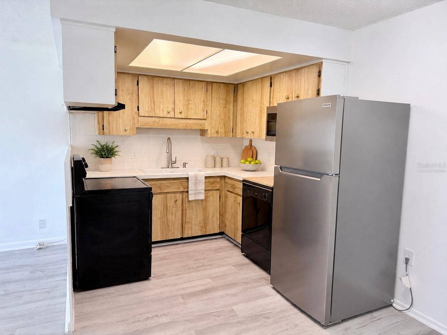 4313 TAHITIAN GARDENS CIRCLE, #C, Holiday, FL 34691 Virtually Staged