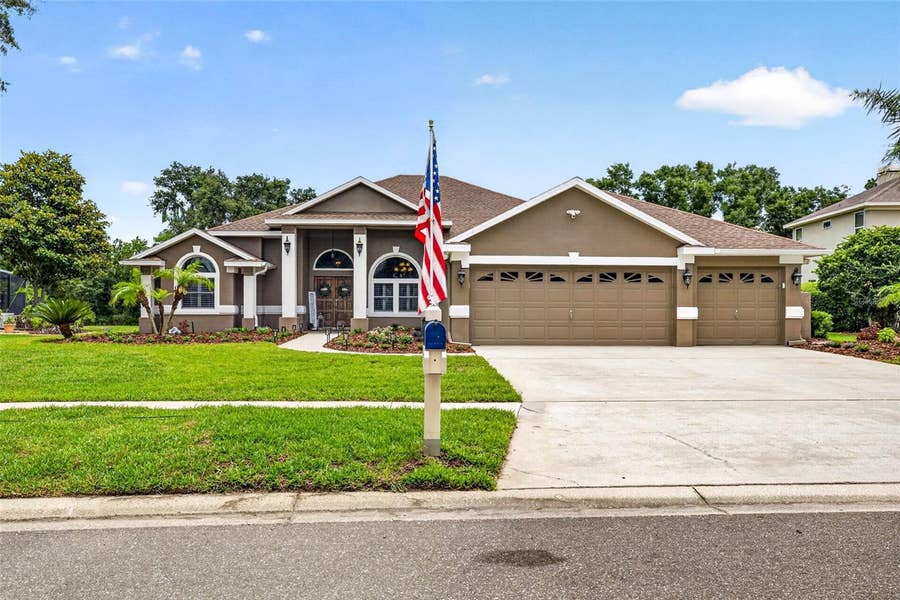Property photo for 3904 S NINE DRIVE, Valrico, FL