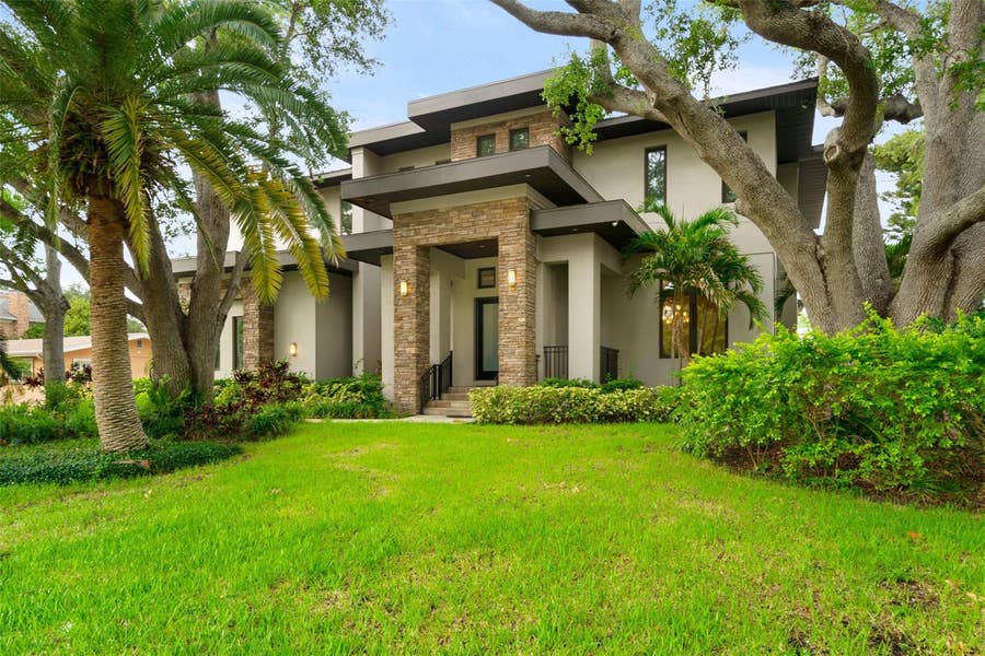Property photo for 4905 W SPRING LAKE DRIVE, Tampa, FL