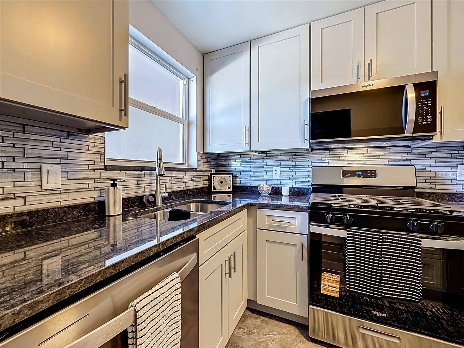 3018 59TH STREET S, #102, Gulfport, FL 33707 Updated Kitchen