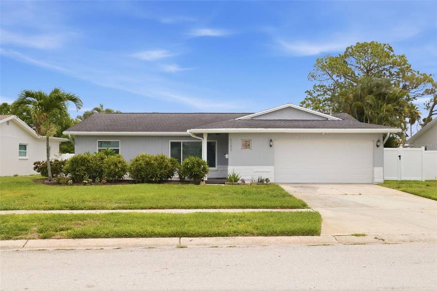 Property photo for 6085 TANGLEWOOD DRIVE NE, St Petersburg, FL