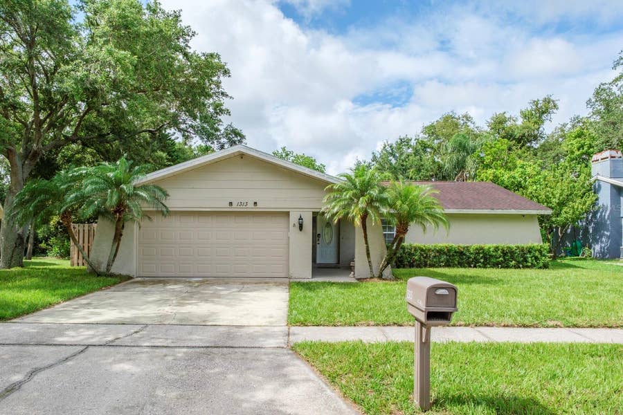 Property photo for 1313 WHISPER DRIVE, Largo, FL