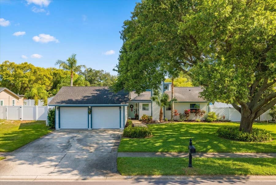 Property photo for 420 OXFORD ROAD, Palm Harbor, FL