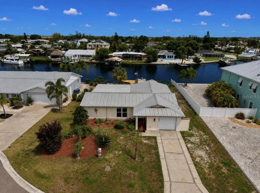 Property photo for 803 LEISEY CIRCLE, Ruskin, FL