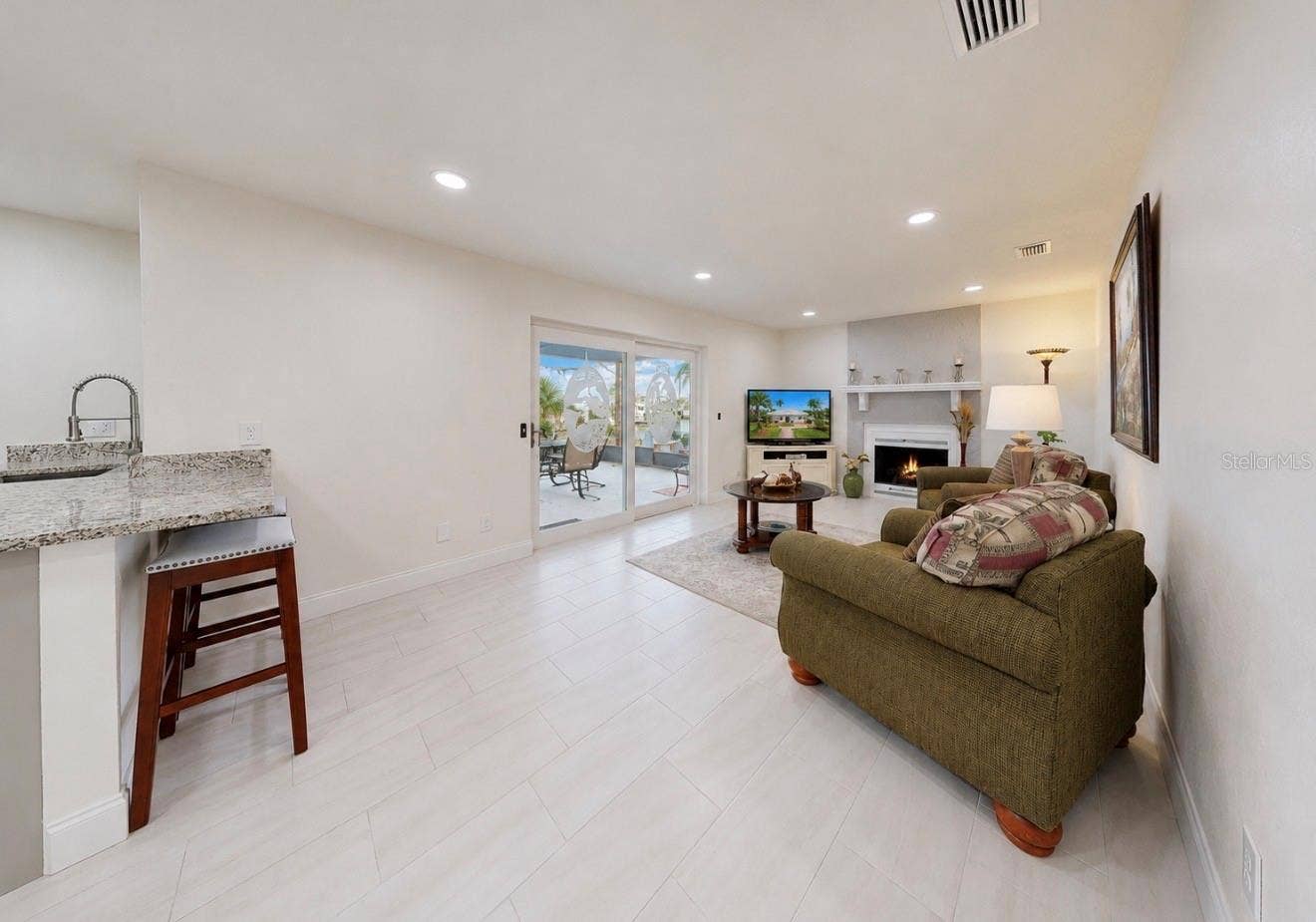 803 LEISEY CIRCLE, Ruskin, FL 33570 803 LEISEY CIRCLE, Ruskin, FL 33570