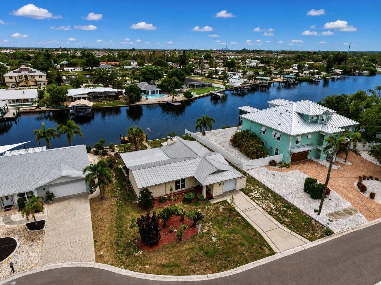 803 LEISEY CIRCLE, Ruskin, FL 33570 803 LEISEY CIRCLE, Ruskin, FL 33570