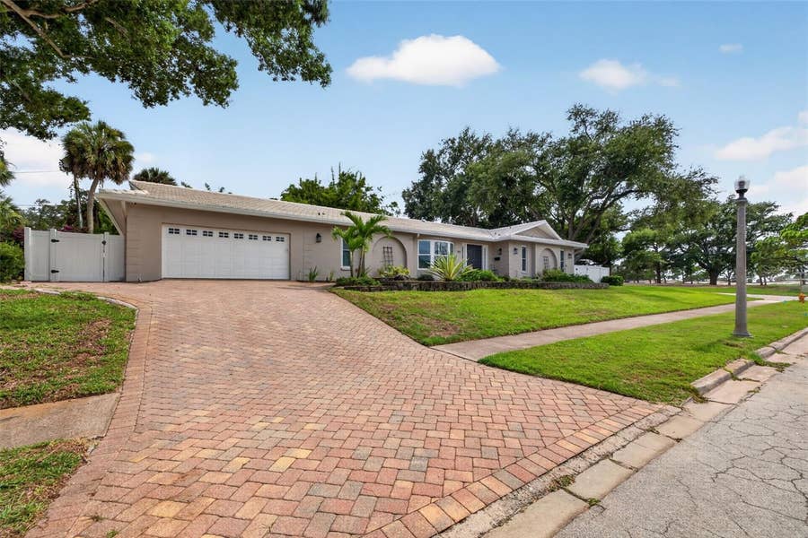 Property photo for 303 ROEBLING ROAD S, Belleair, FL