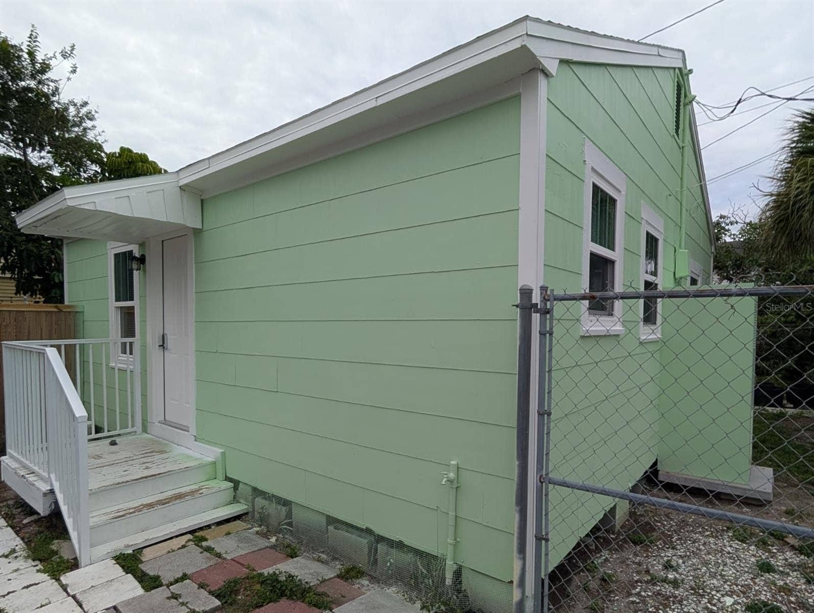 1834 28TH AVENUE N, St Petersburg, FL 33713 1834 28TH AVENUE N, St Petersburg, FL 33713