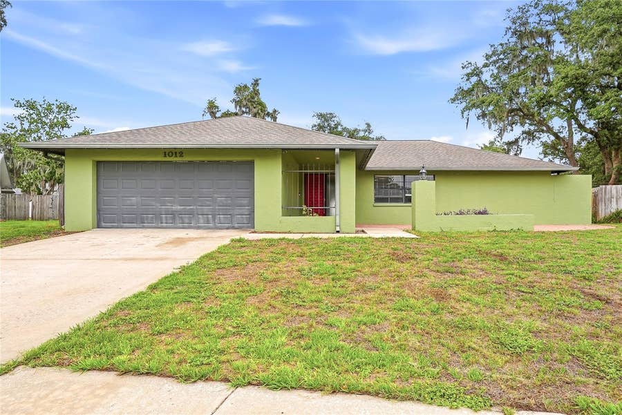 Property photo for 1012 REDBUD CIRCLE, Plant City, FL