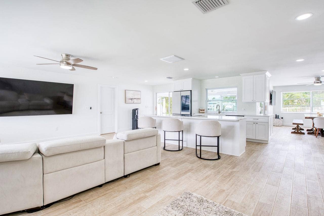 12125 6TH STREET E, Treasure Island, FL 33706 12125 6TH STREET E, Treasure Island, FL 33706