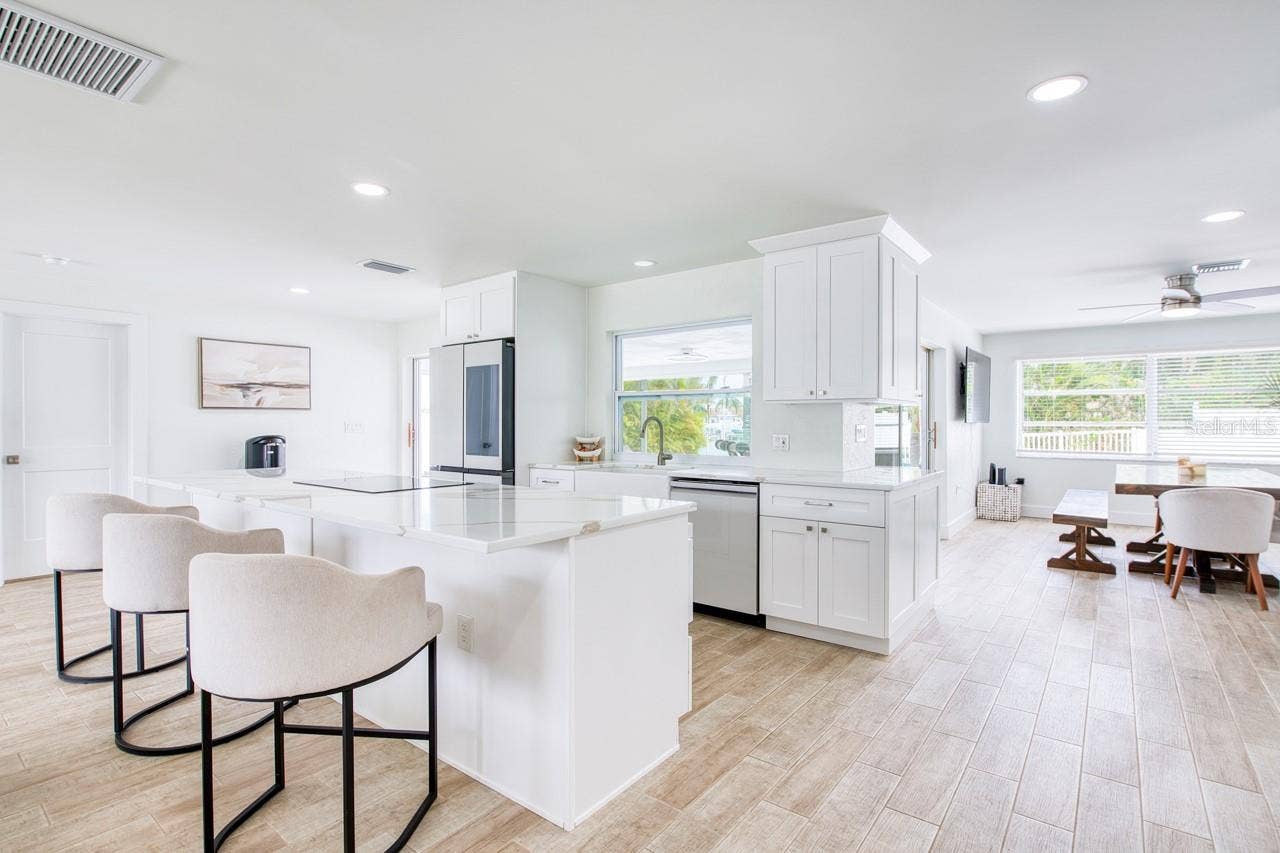 12125 6TH STREET E, Treasure Island, FL 33706 12125 6TH STREET E, Treasure Island, FL 33706