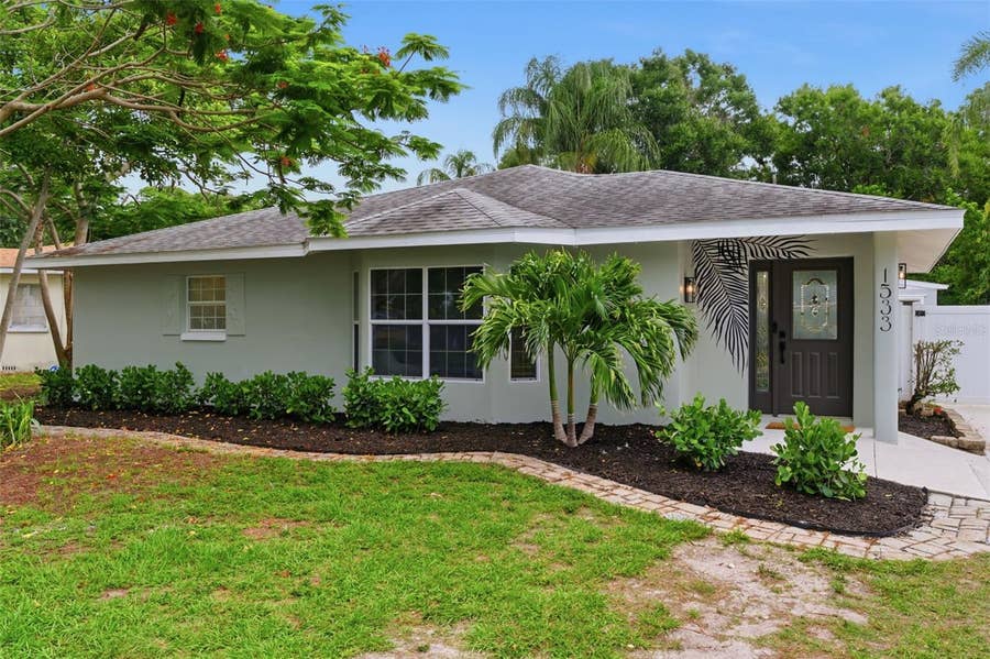 Property photo for 1533 SUFFOLK STREET N, St Petersburg, FL