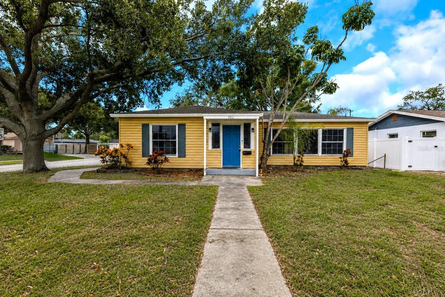 Property photo for 282 NE 40TH AVENUE NE, St Petersburg, FL